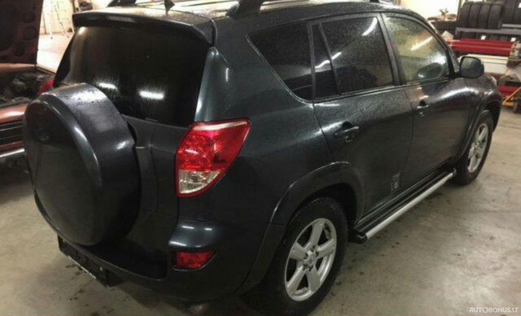 Toyota RAV4, 1.8 l., saloon