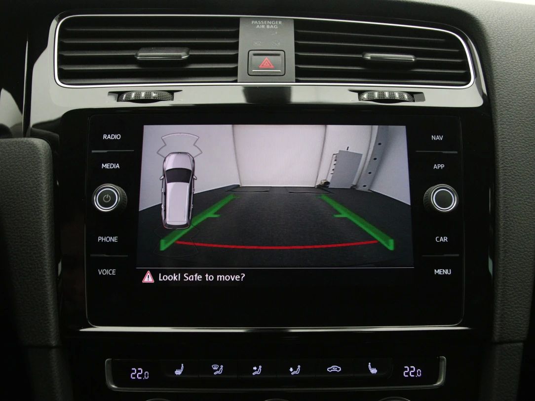 Volkswagen Golf | 24