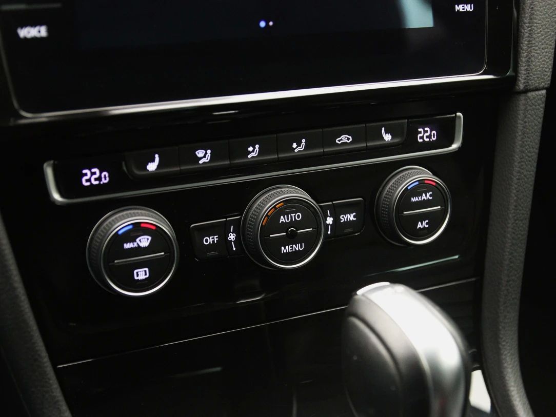 Volkswagen Golf | 19