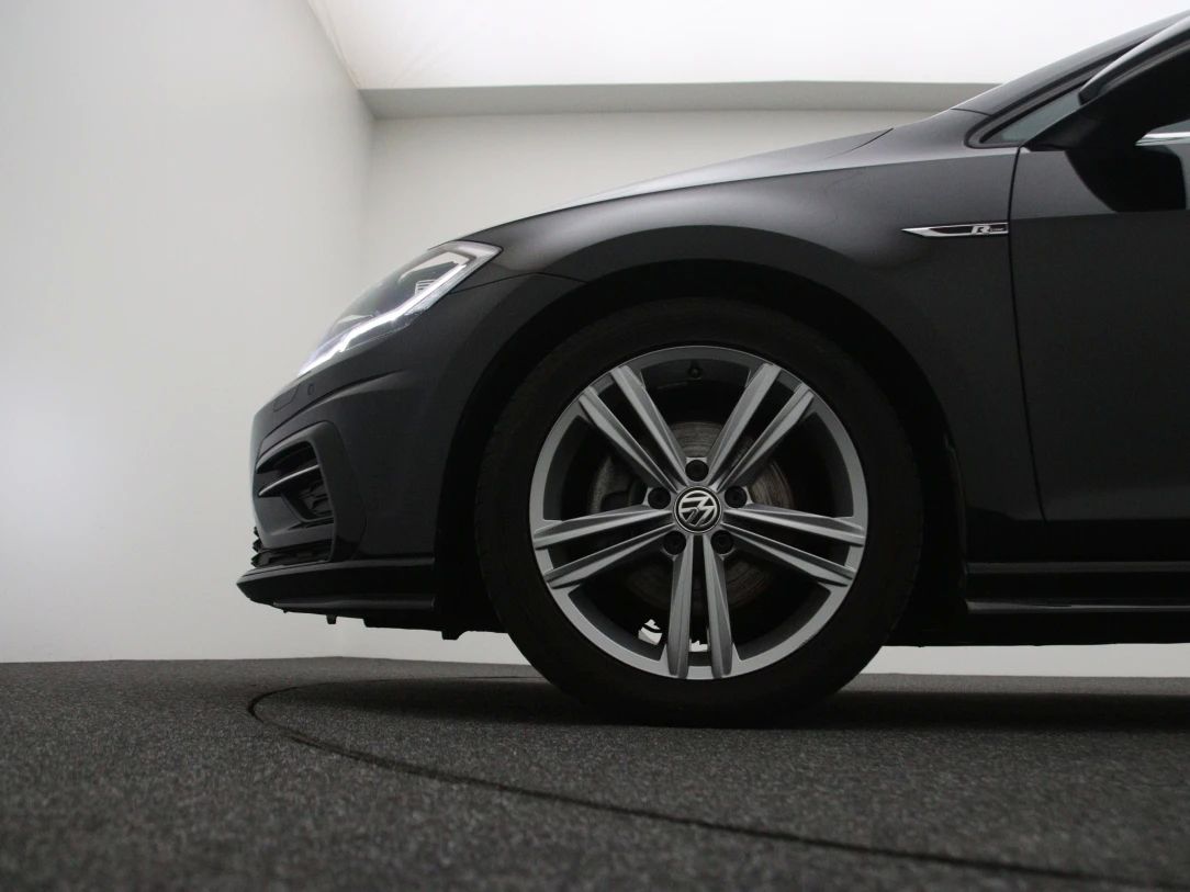 Volkswagen Golf | 27