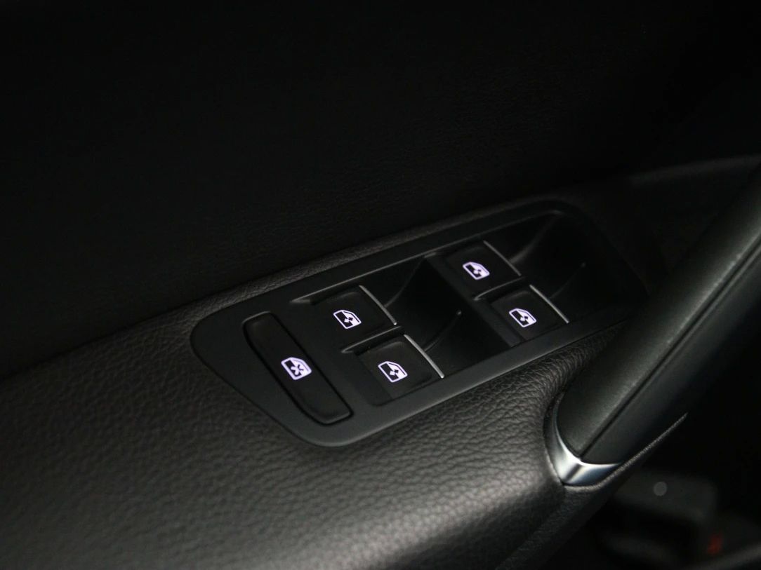 Volkswagen Golf | 25