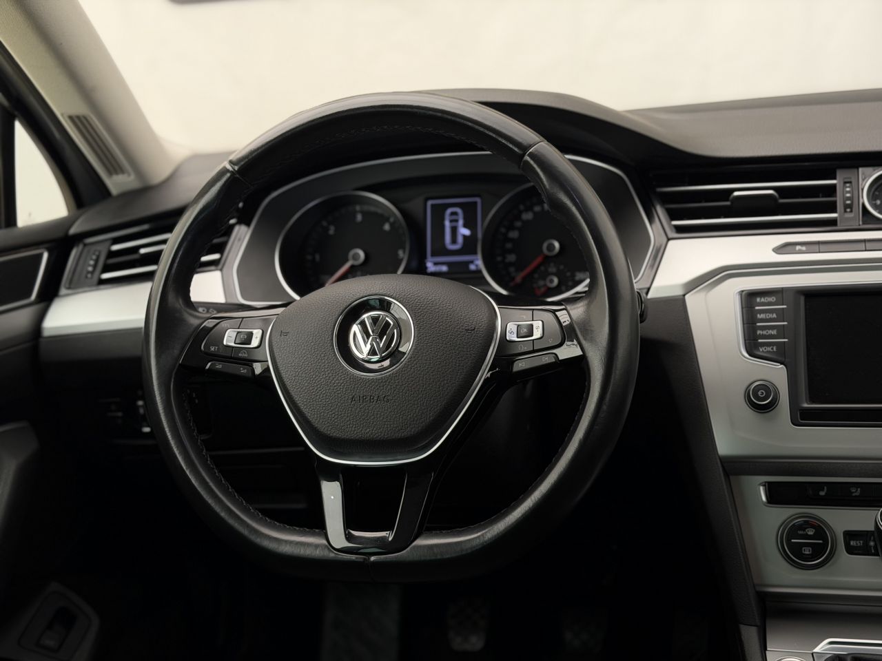 Volkswagen Passat | 15