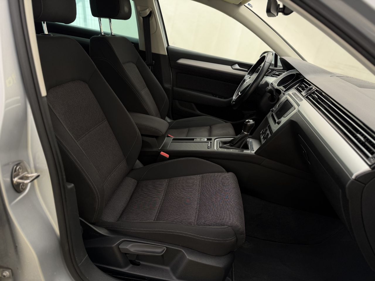 Volkswagen Passat | 12