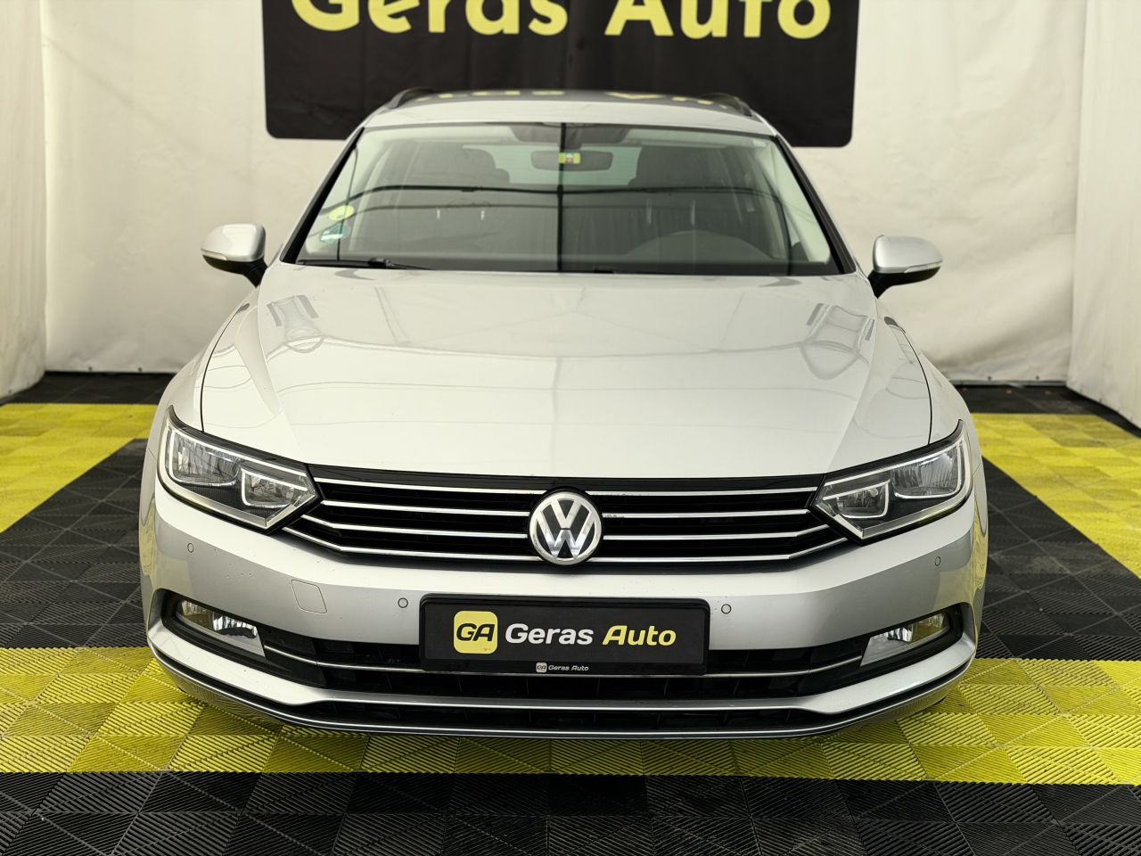 Volkswagen Passat | 1