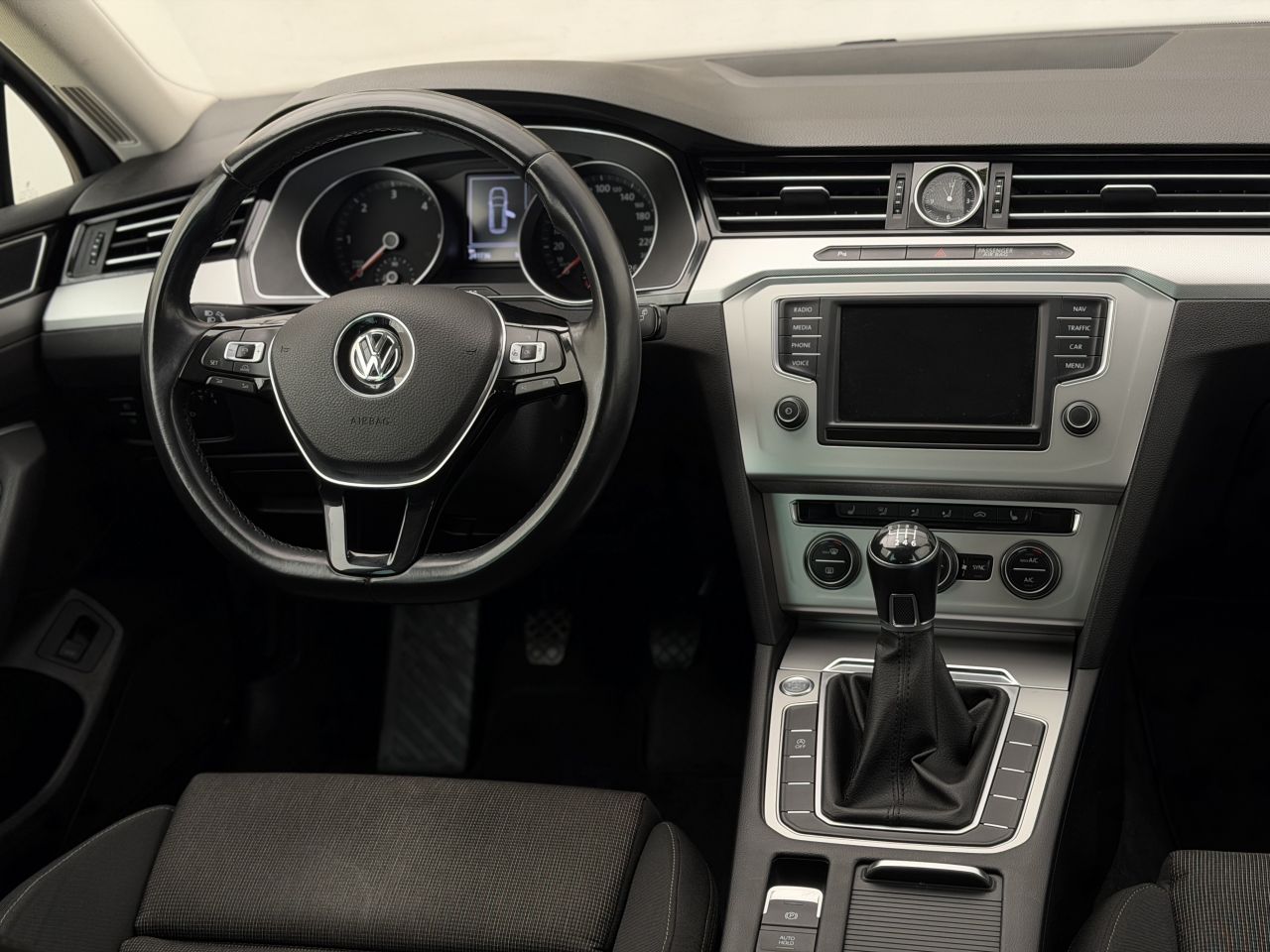 Volkswagen Passat | 14