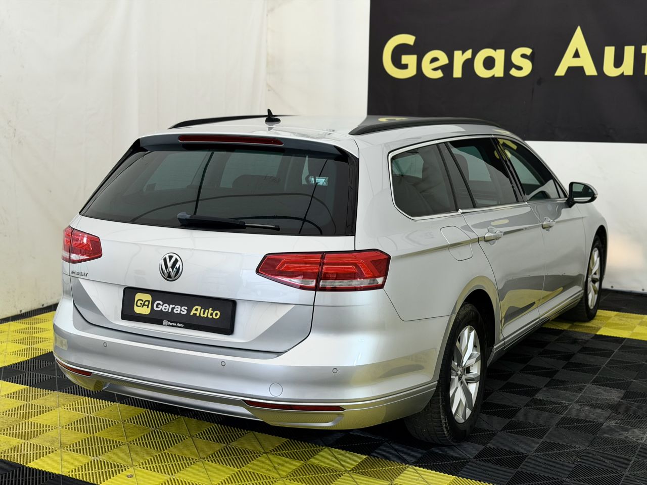 Volkswagen Passat | 3