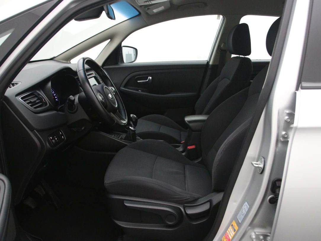 Kia Carens | 3