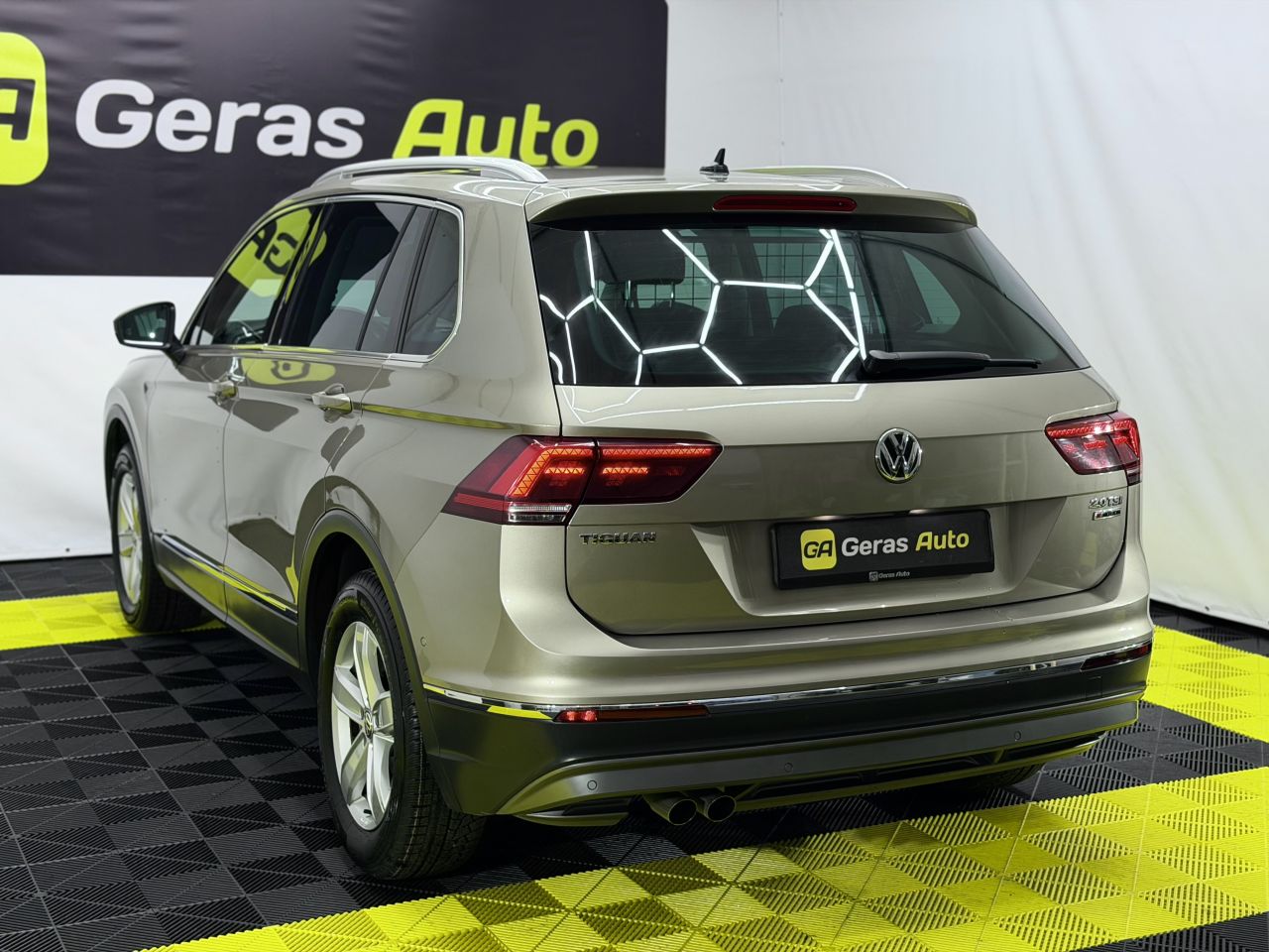 Volkswagen Tiguan | 5