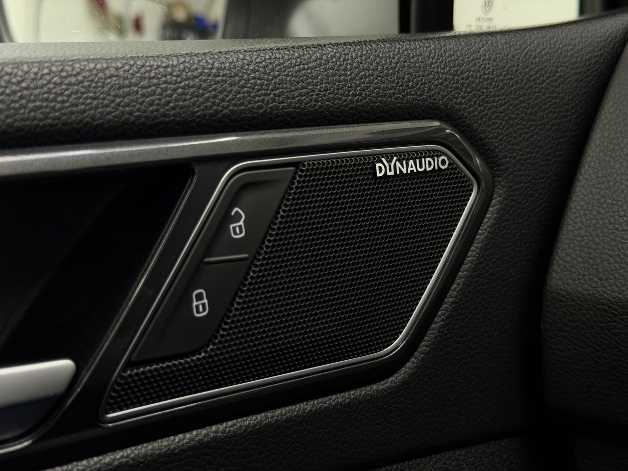 Volkswagen Tiguan | 25