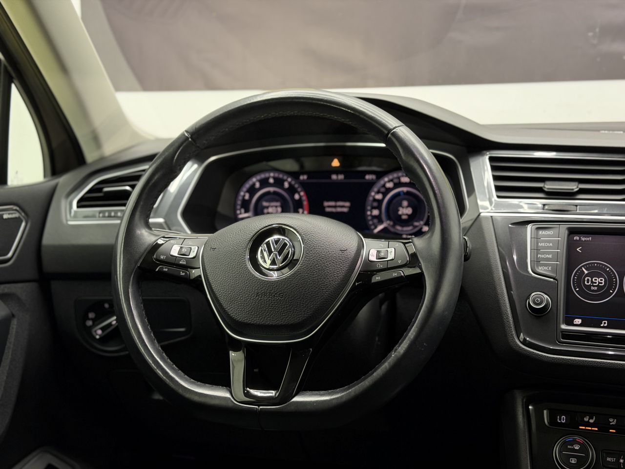 Volkswagen Tiguan | 17