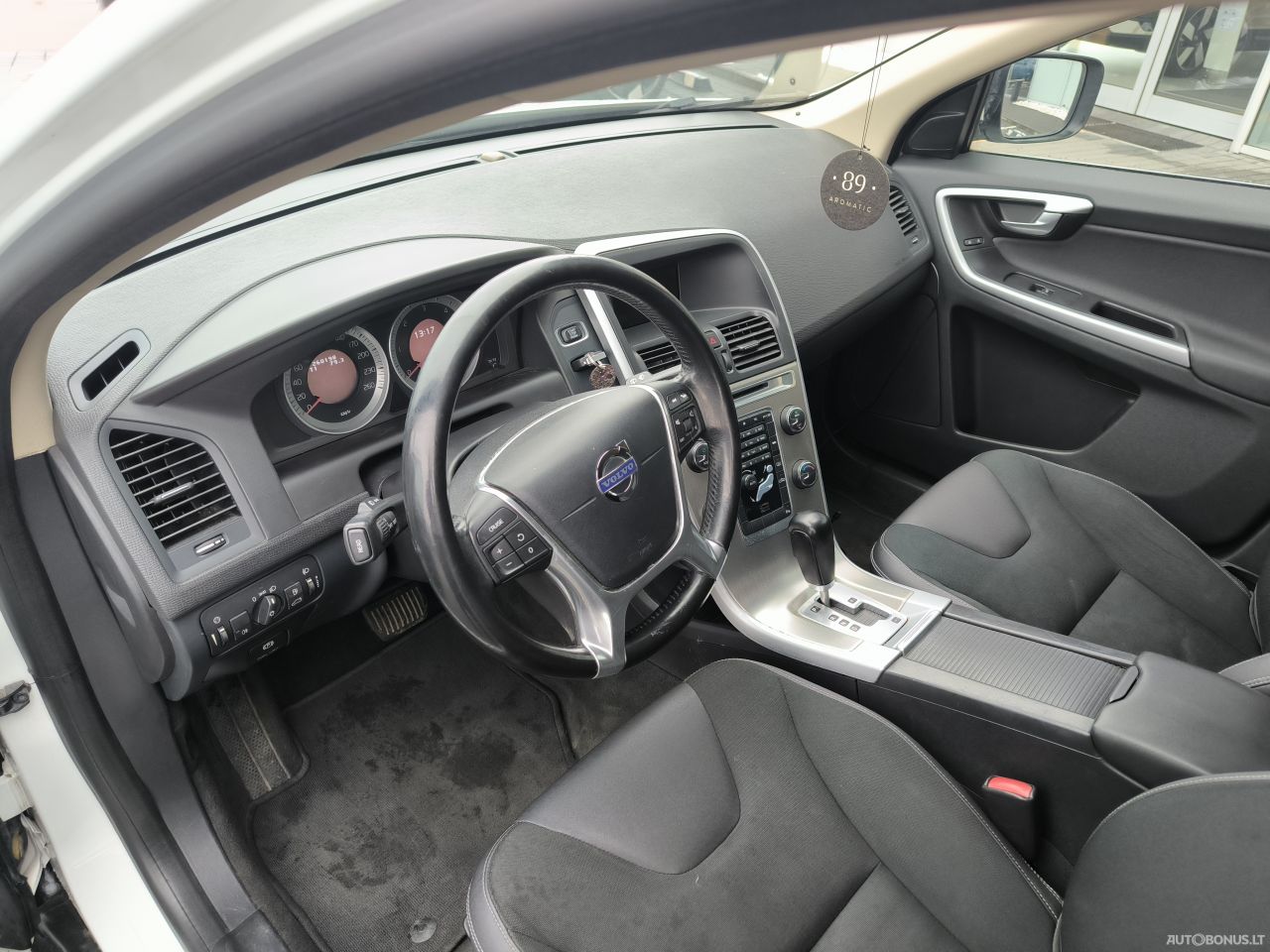 Volvo XC60 | 8