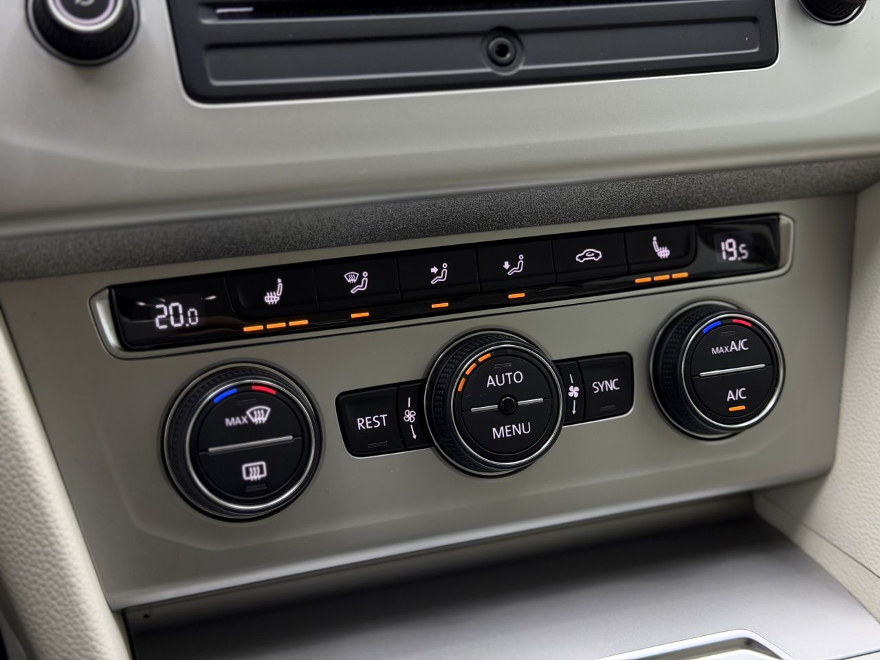 Volkswagen Passat | 17