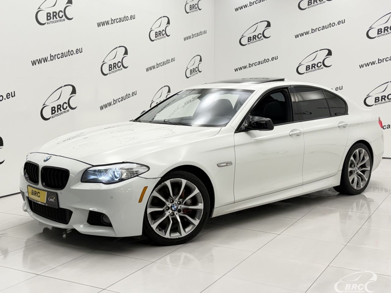 BMW 550, 4.4 l., sedanas