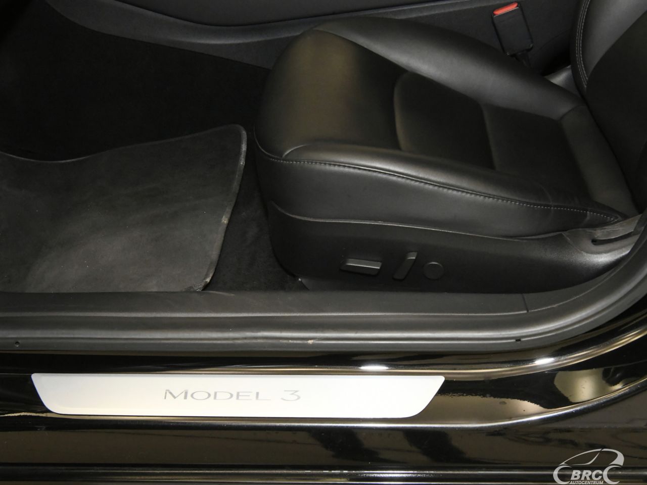 Tesla Model 3 | 17