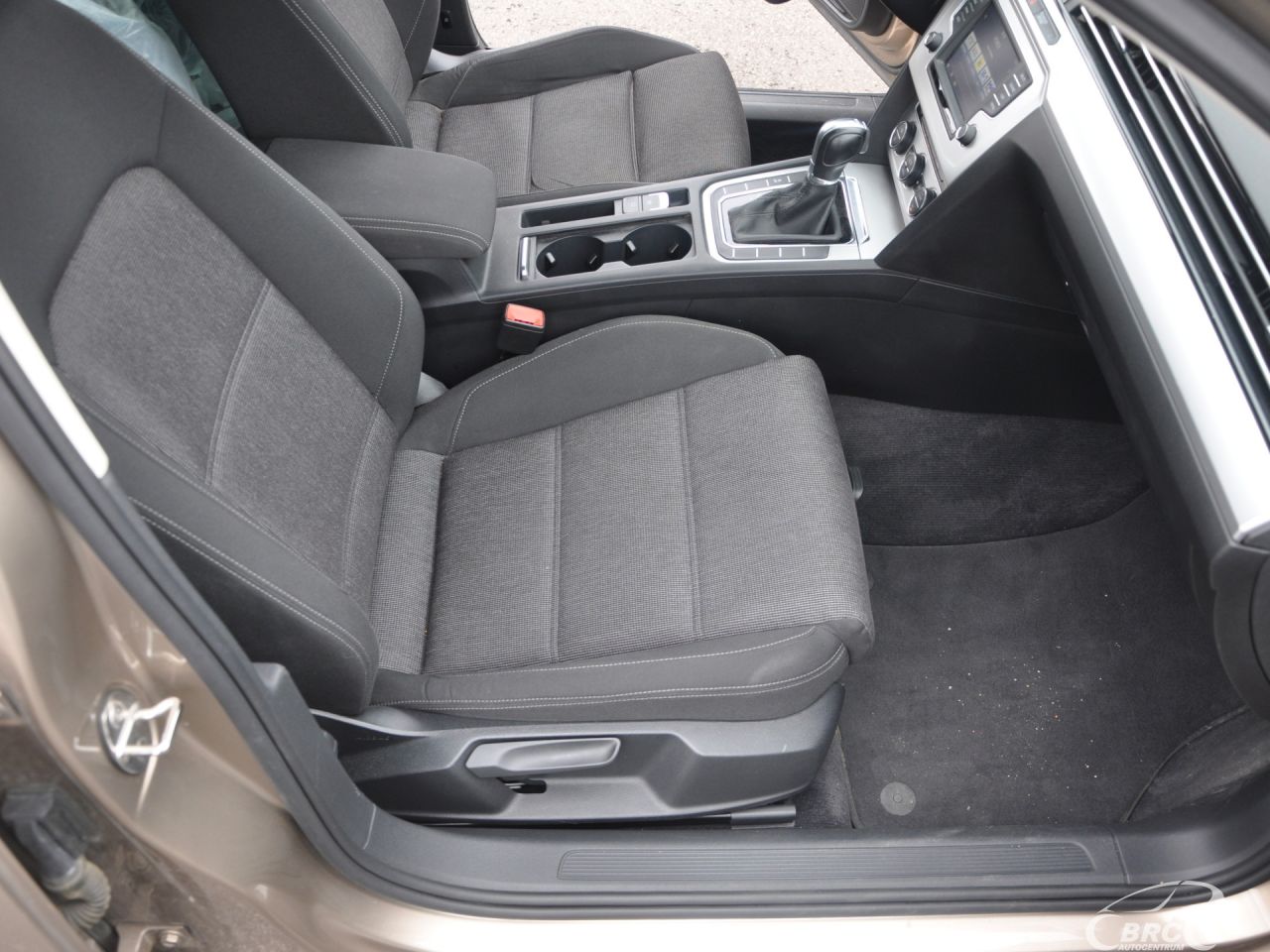 Volkswagen Passat | 14