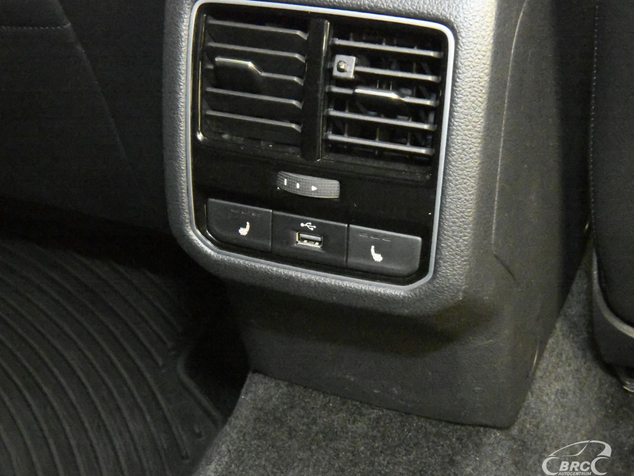 Volkswagen Passat | 12