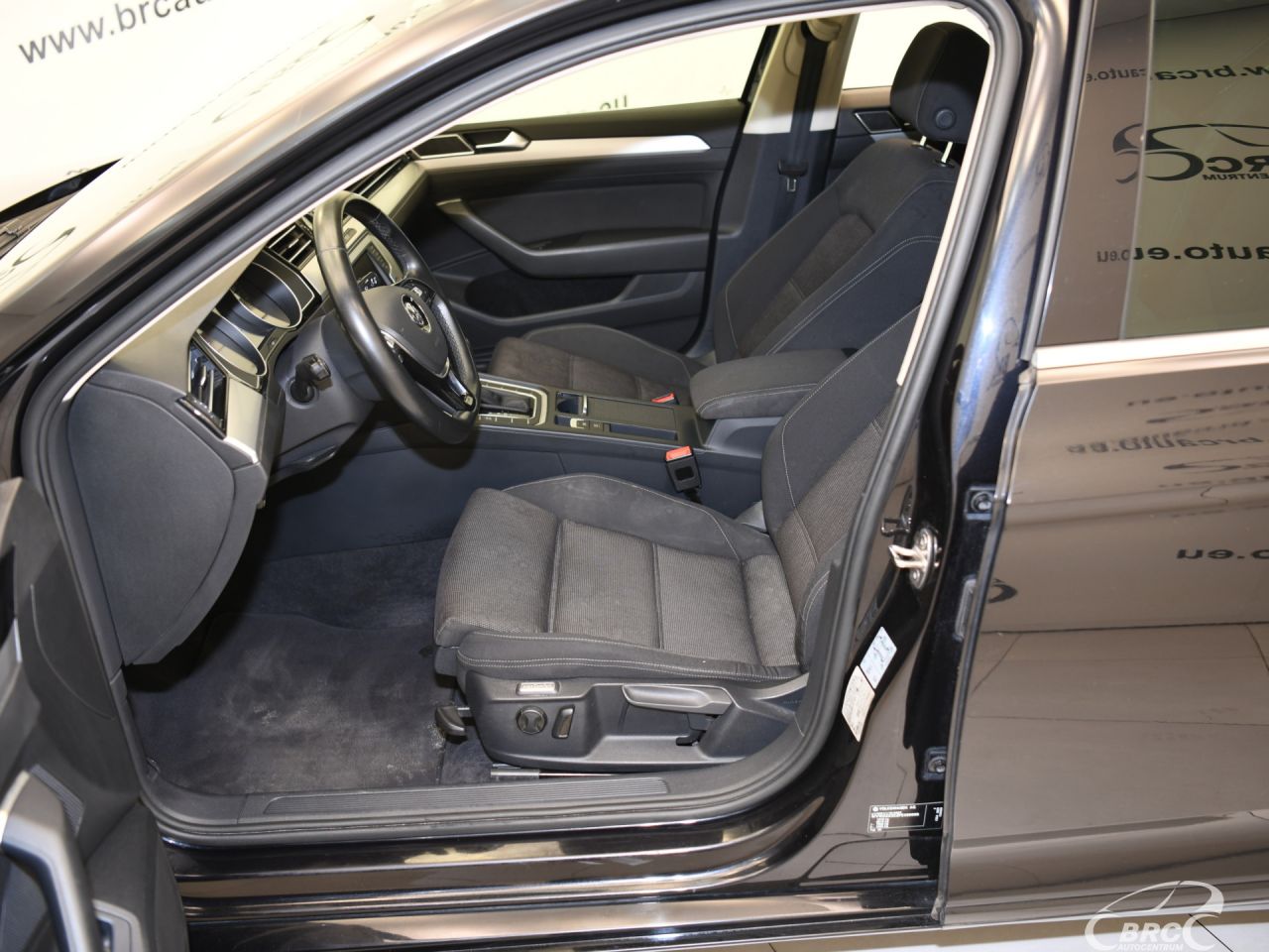 Volkswagen Passat | 37