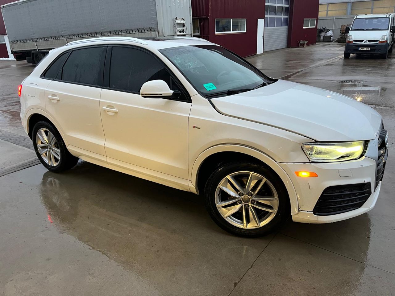 Audi Q3 | 13