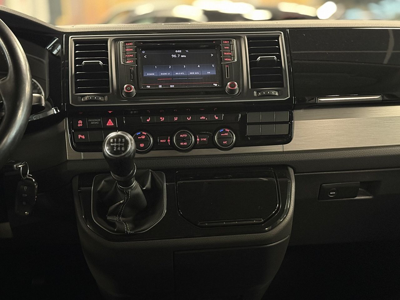 Volkswagen Multivan | 23