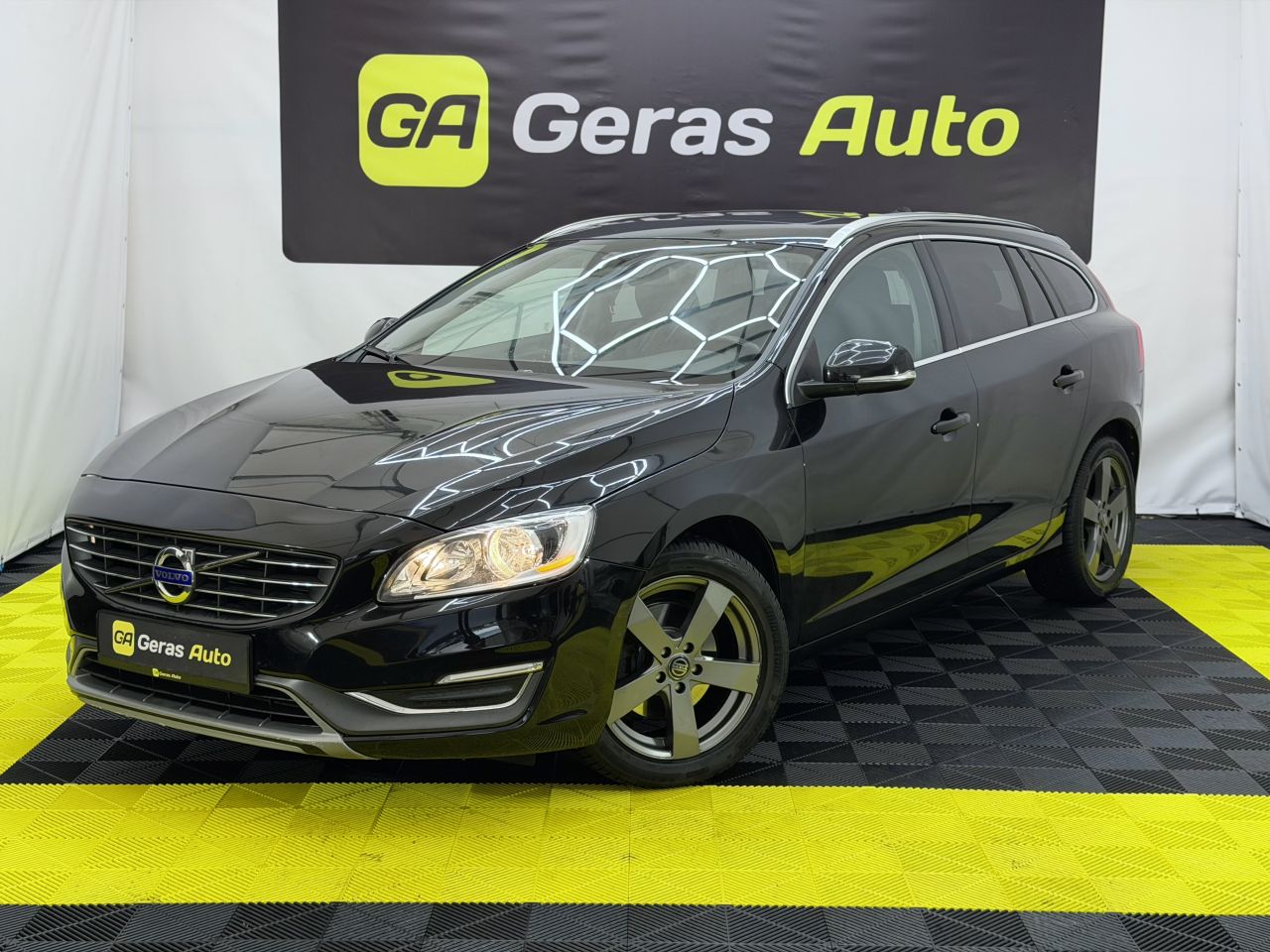Volvo V60, universalas