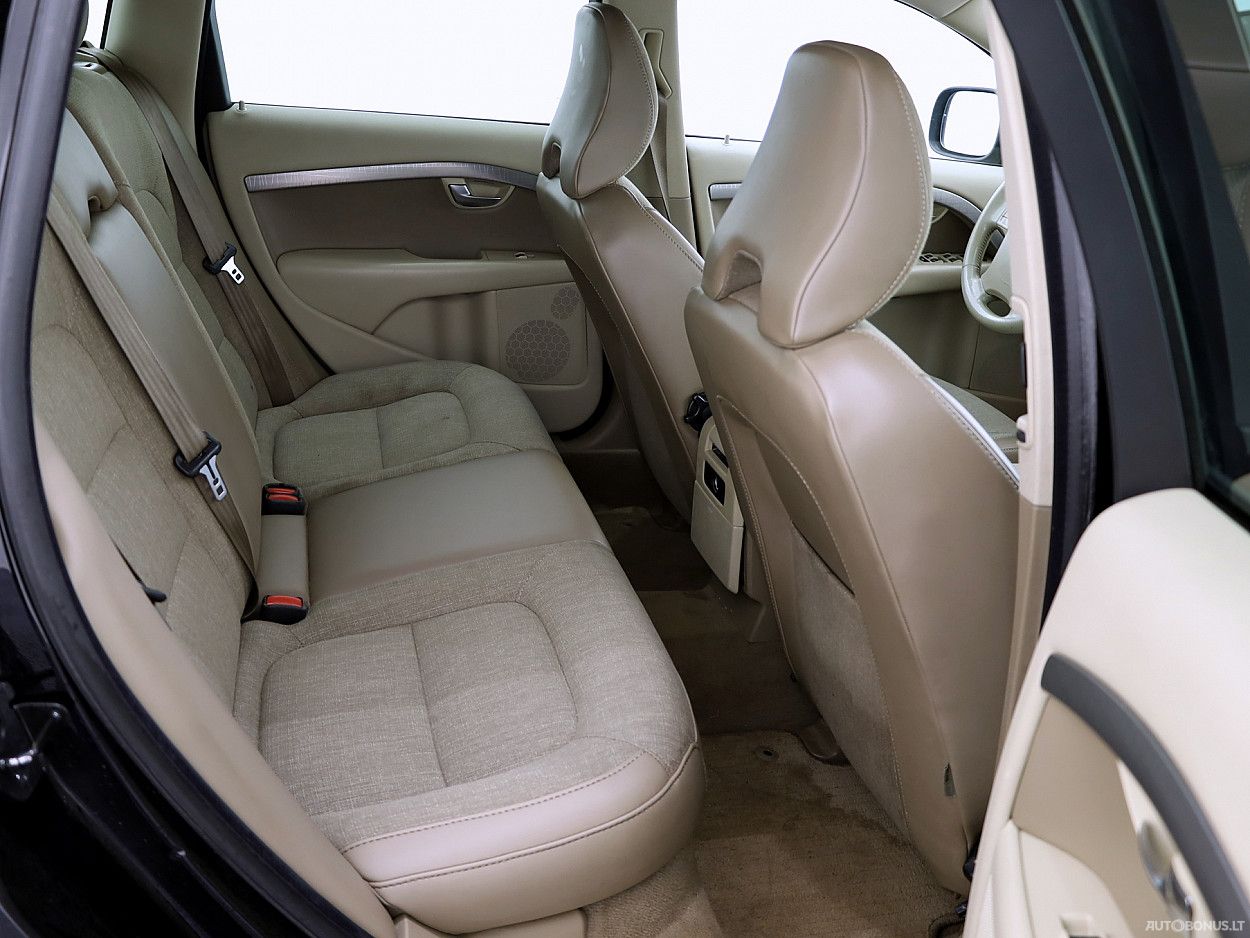 Volvo XC70 | 6