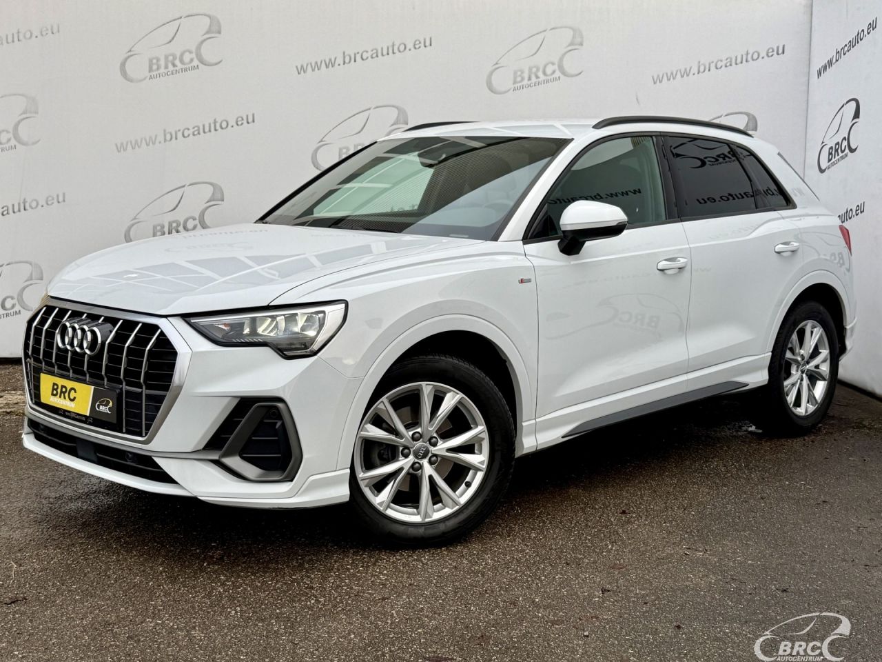 Audi Q3, 1.5 l., cross-country