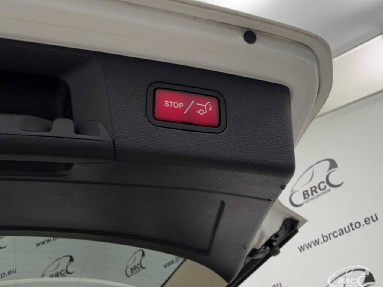 Mercedes-Benz GLK350 | 39