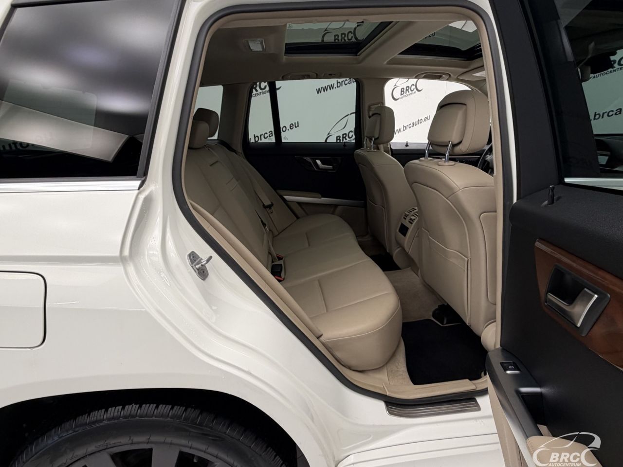 Mercedes-Benz GLK350 | 8