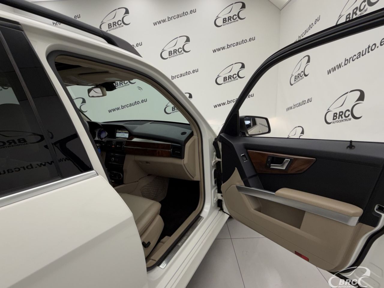 Mercedes-Benz GLK350 | 7