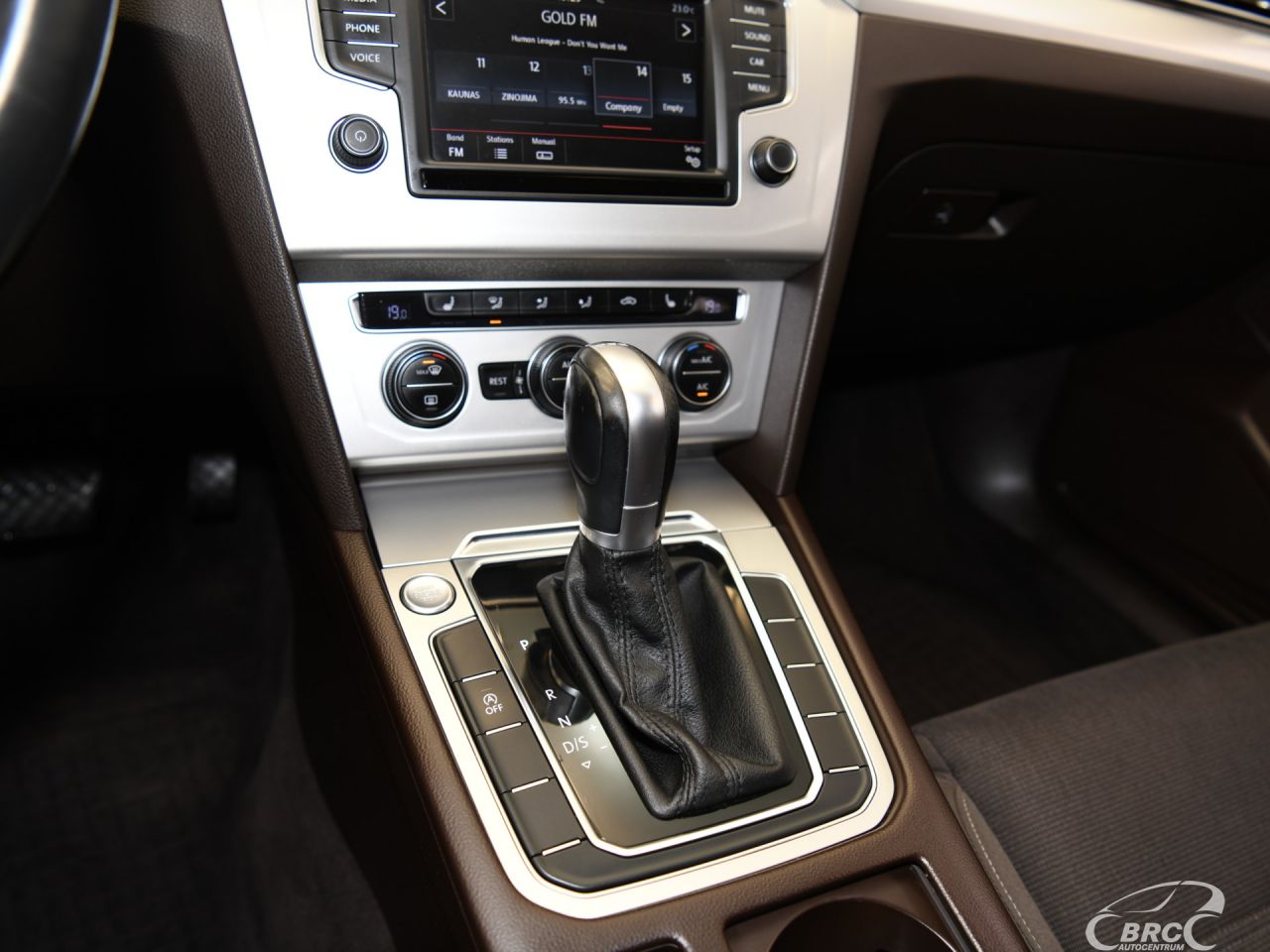 Volkswagen Passat | 27