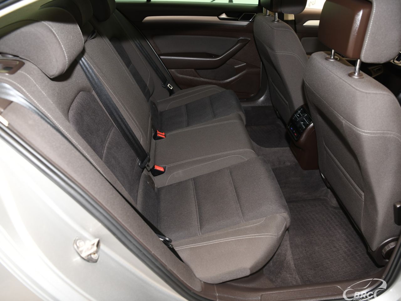 Volkswagen Passat | 9