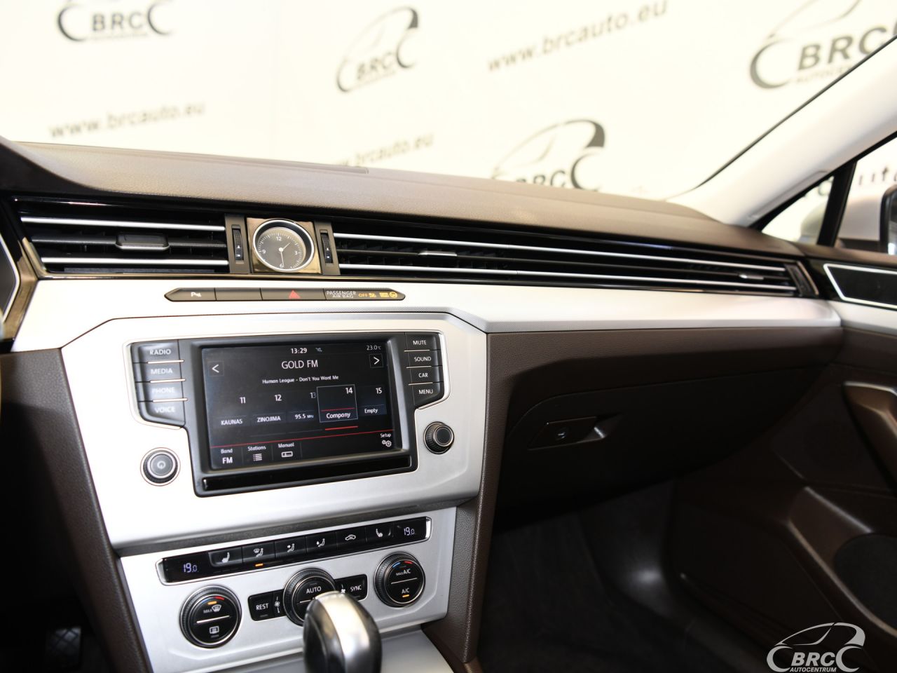 Volkswagen Passat | 24