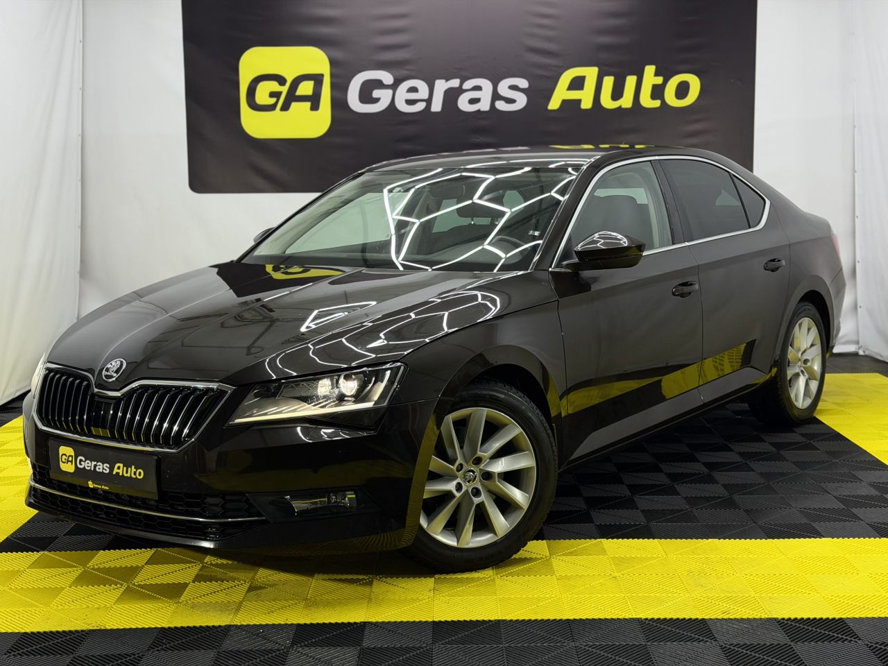 Skoda Superb, sedanas