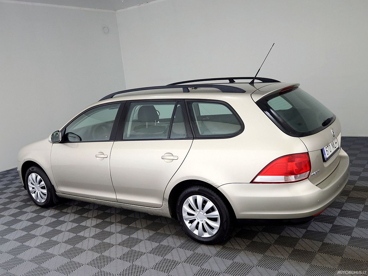Volkswagen Golf | 3