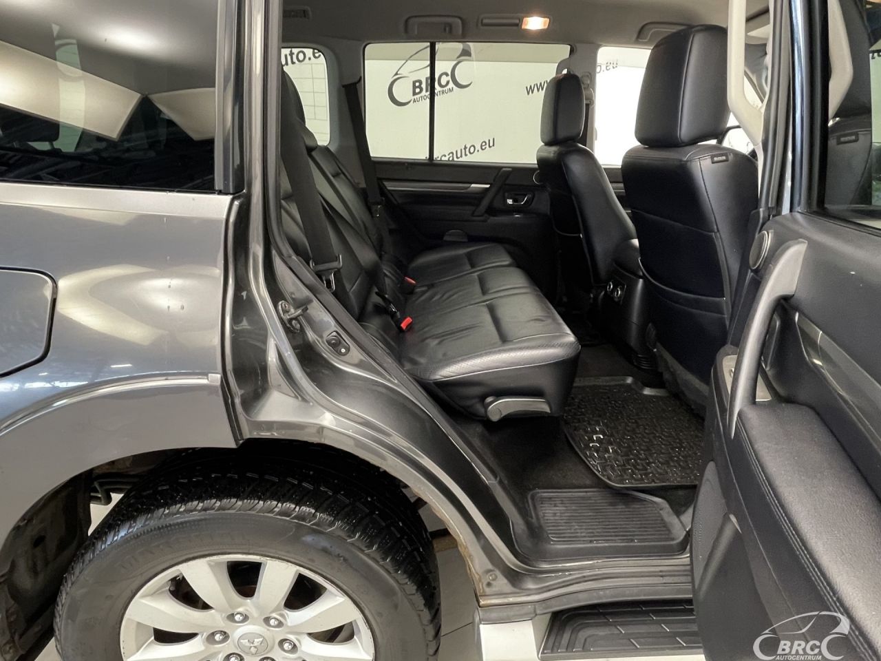 Mitsubishi Pajero | 8