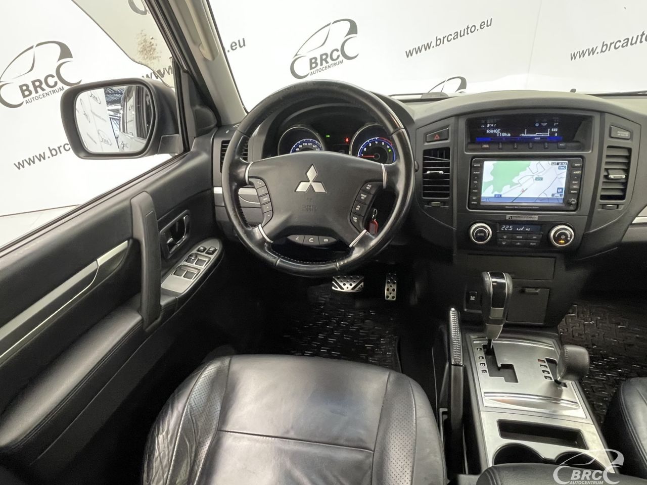 Mitsubishi Pajero | 12