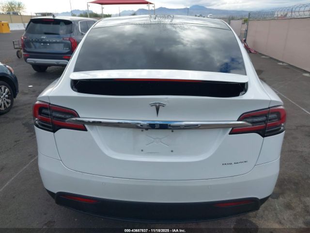 Tesla Model X | 14