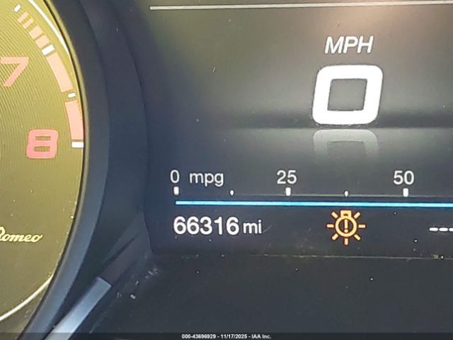 Alfa Romeo Stelvio | 13