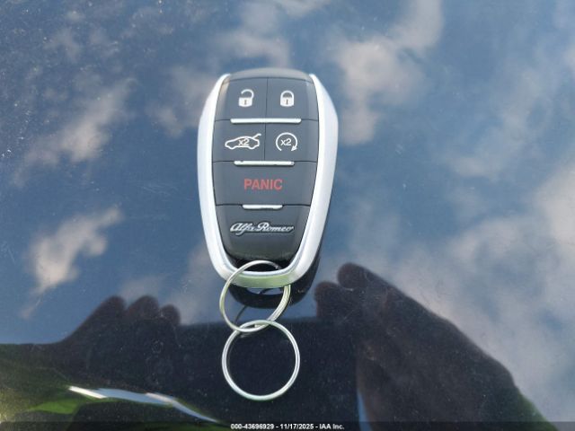 Alfa Romeo Stelvio | 9