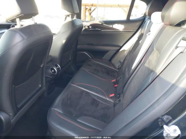 Alfa Romeo Stelvio | 6