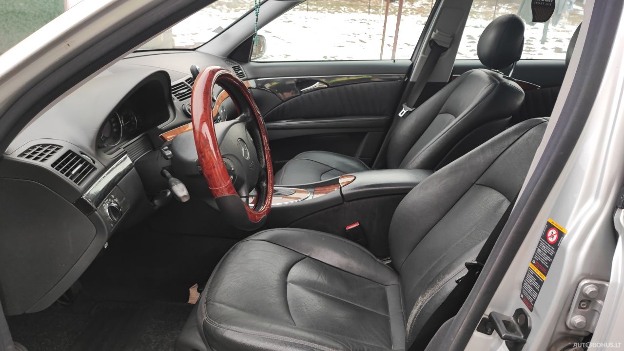 Mercedes-Benz E240 | 16
