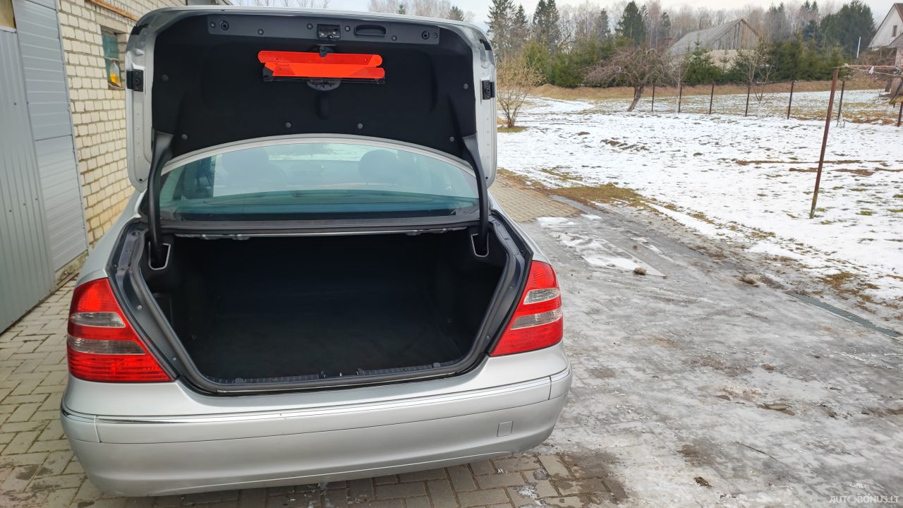 Mercedes-Benz E240 | 18