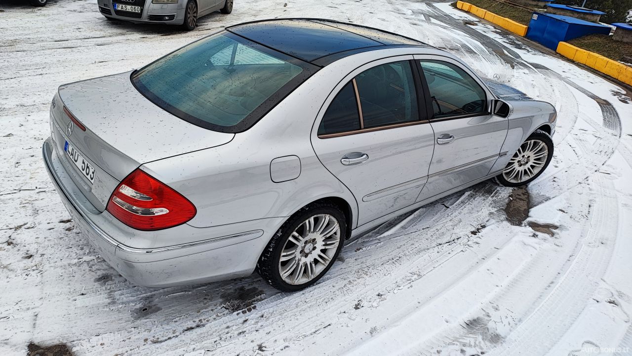 Mercedes-Benz E240 | 1