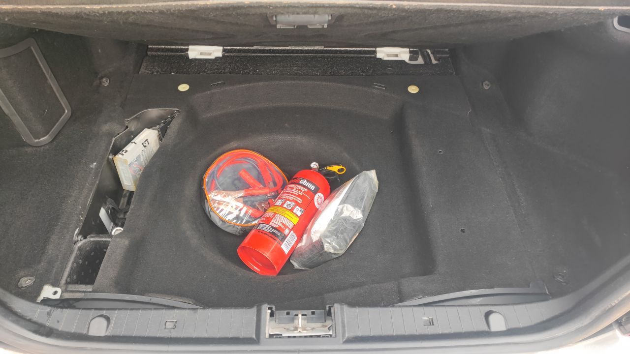 Mercedes-Benz E240 | 19