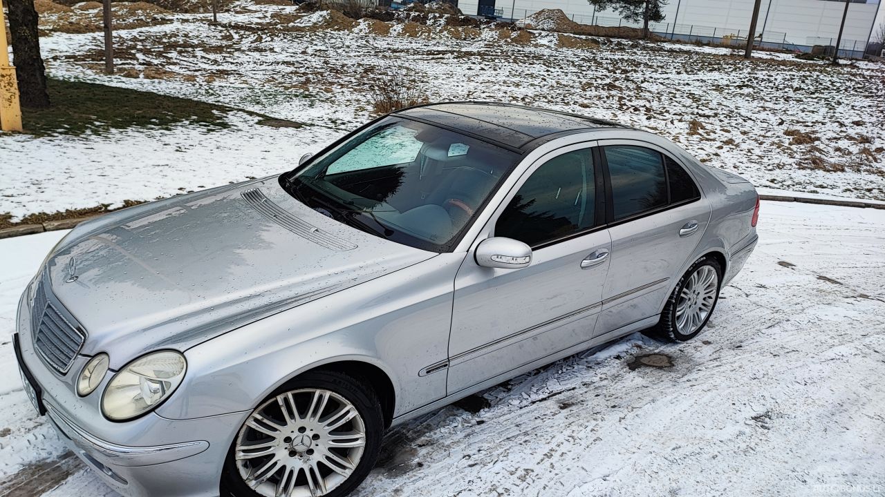 Mercedes-Benz E240 | 3