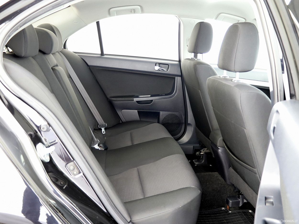 Mitsubishi Lancer | 6