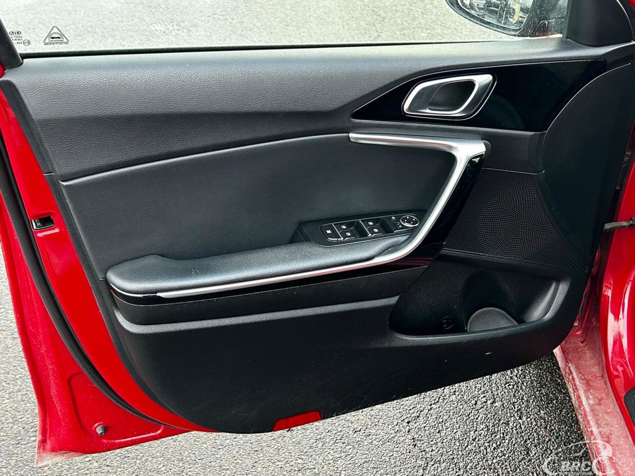 Kia Cee'd | 12
