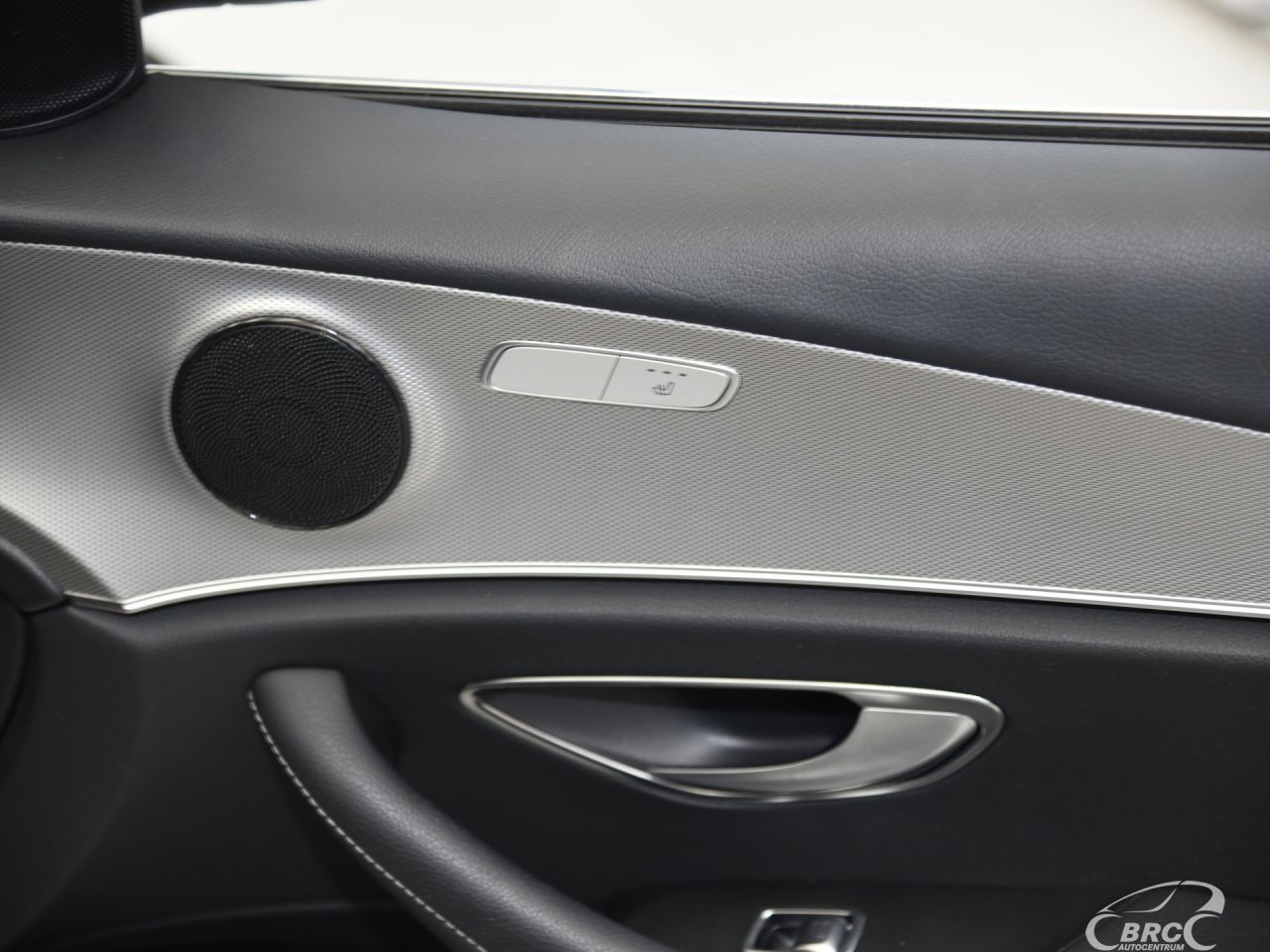 Mercedes-Benz E220 | 7