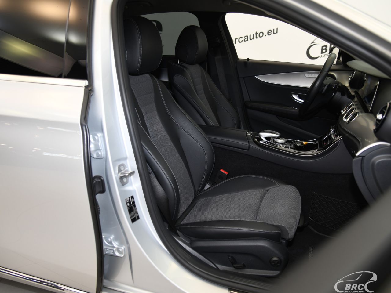 Mercedes-Benz E220 | 5