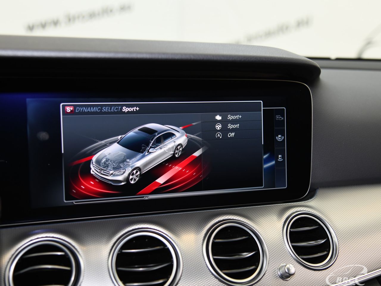 Mercedes-Benz E220 | 40